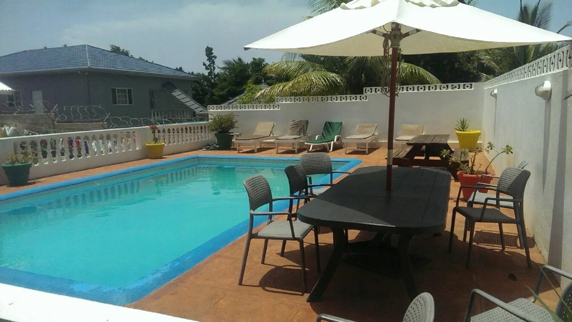 Ocho Rios Almond Tree Villas