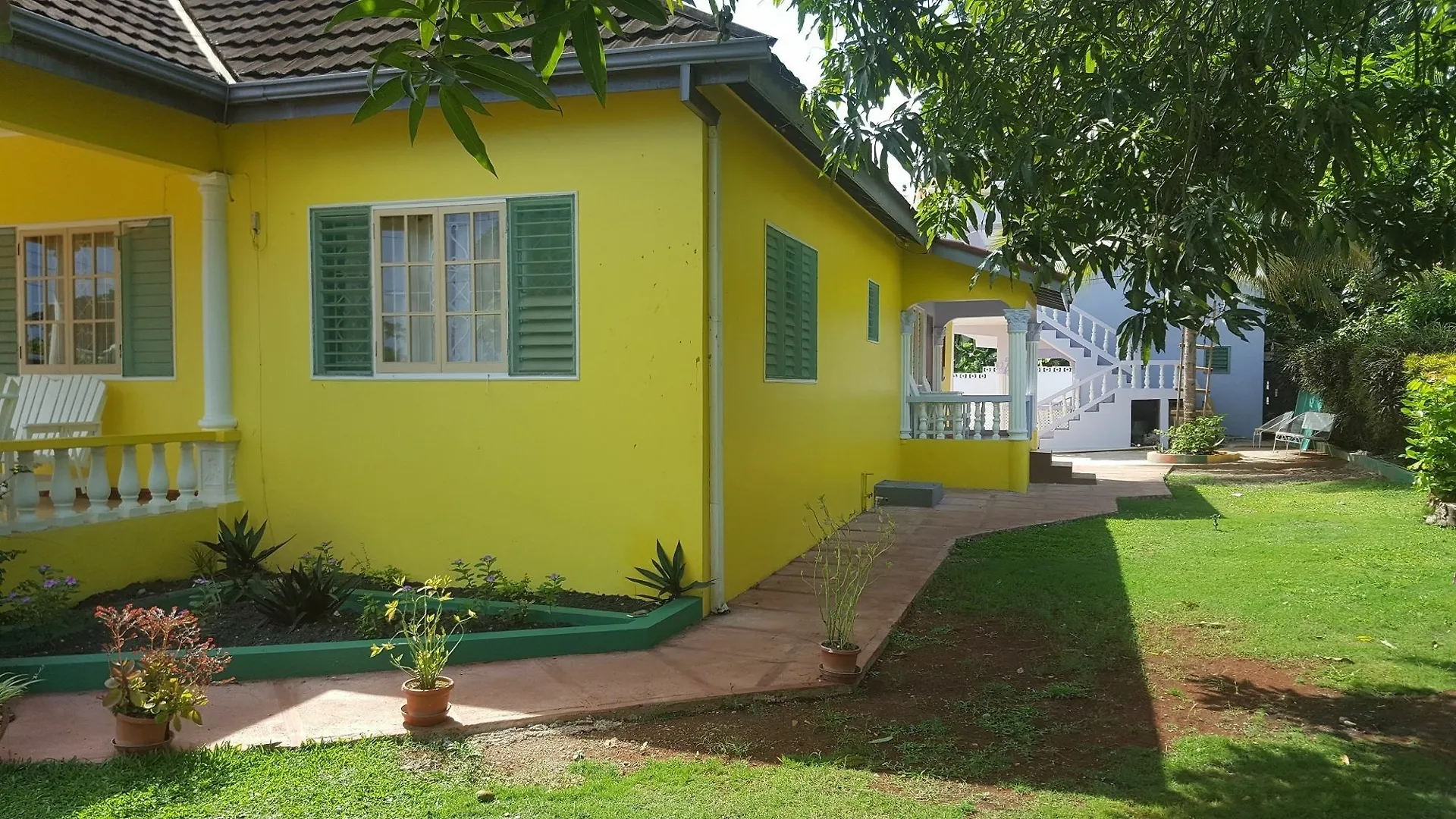 Ocho Rios Almond Tree Villas