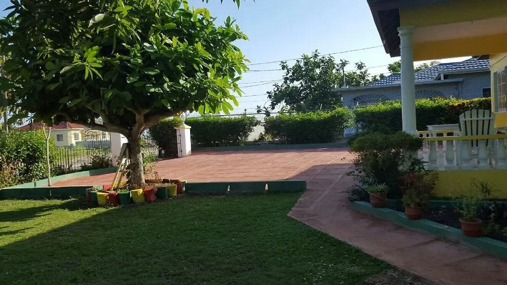 Ocho Rios Almond Tree Villas Ocho Rios
